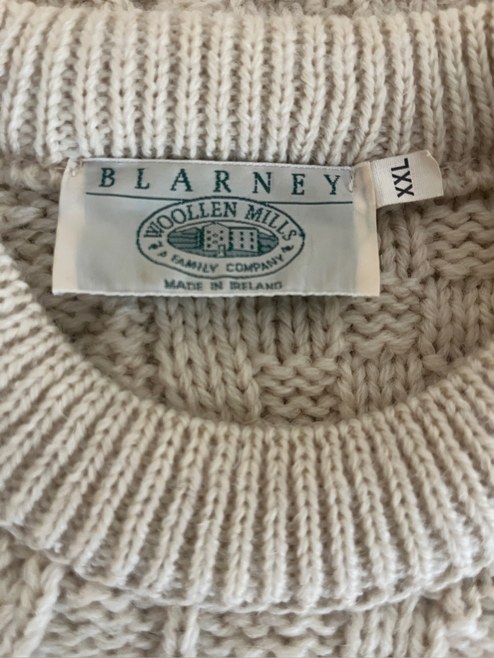 Men's Blarney Woollen Mills Cream Cable Crewneck Sweater. Vintage